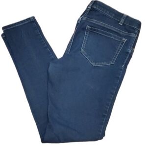Liz Lange Maternity Jeans Size 4 To 6 Denim Has Flaw Stitching On Pocket